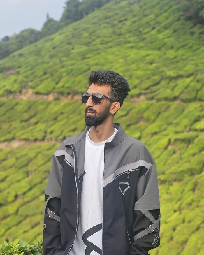 Adarsha R